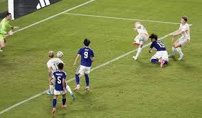 世界杯2026盛大开幕 夏奇拉激情献唱引发抗议